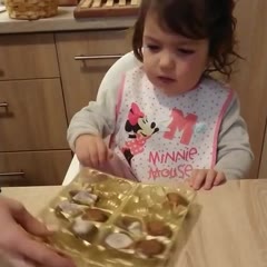 Zoé utálja az édességet, hát gyerek az ilyen?