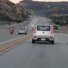 Driver Witnesses Dramatic Road Rage Incident in Santa Clarita