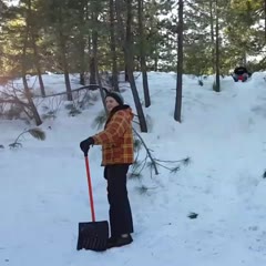 Guy Sledding Gets KTFO