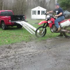 XR650 R Loading