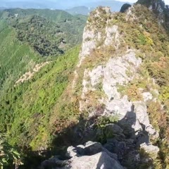 Bear attacks climber / 登山中に熊に襲われた