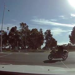 Motorbike hits car after running red light - Cranbourne VIC