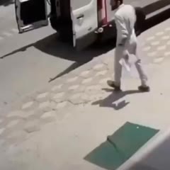 The parcel deliverer is here