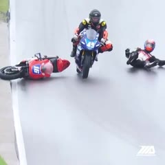 @TrevorStandish_ had a bit of pure luck when he crashed while braking during the wet Twins Cup race at @BarberMotorPark. He slid off the track and narrowly escaped getting clipped by @Hayden_259