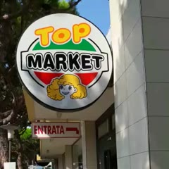German comes in supermarket