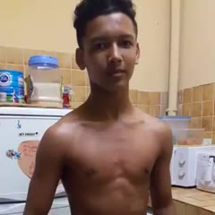 Flexing Gone Wrong!