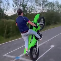 Il est parti où l'Kevin avec son KX à bascule?