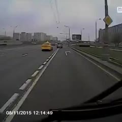 Водитель автобуса уснул за рулем.