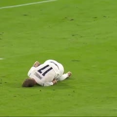Quand Ciro Immobile se relève après le but de Barella !!