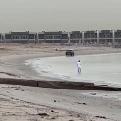 Toyota FJ Cruiser Flips in Water