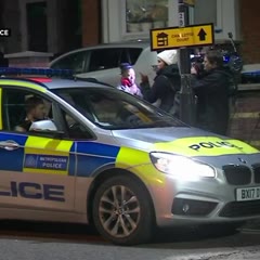 London: Police officers force thieves off motorbikes